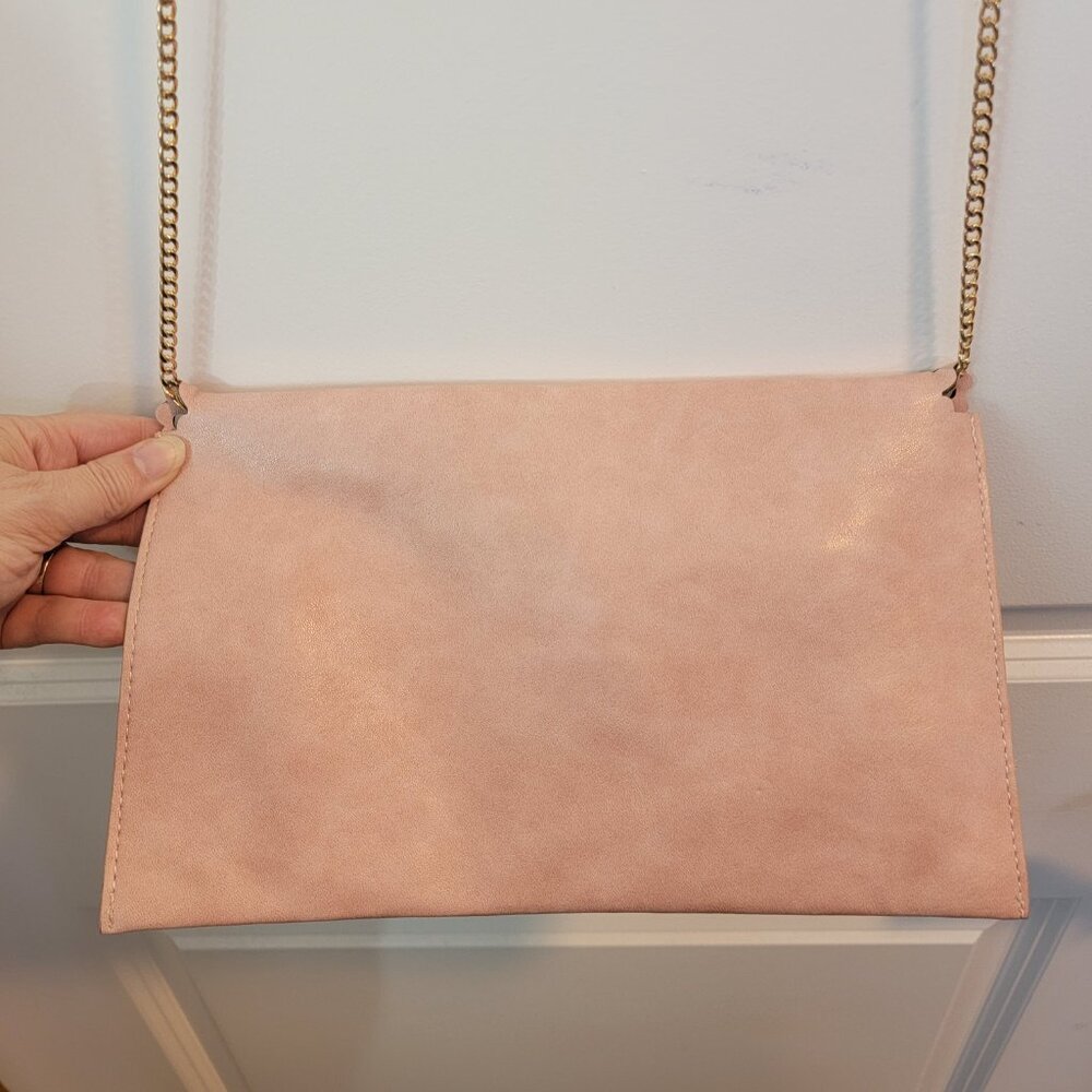 Moda Luxe Lola Pale Pink Turnlock Faux Leather Envelope Clutch/Crossbody Purse - Picture 6 of 16